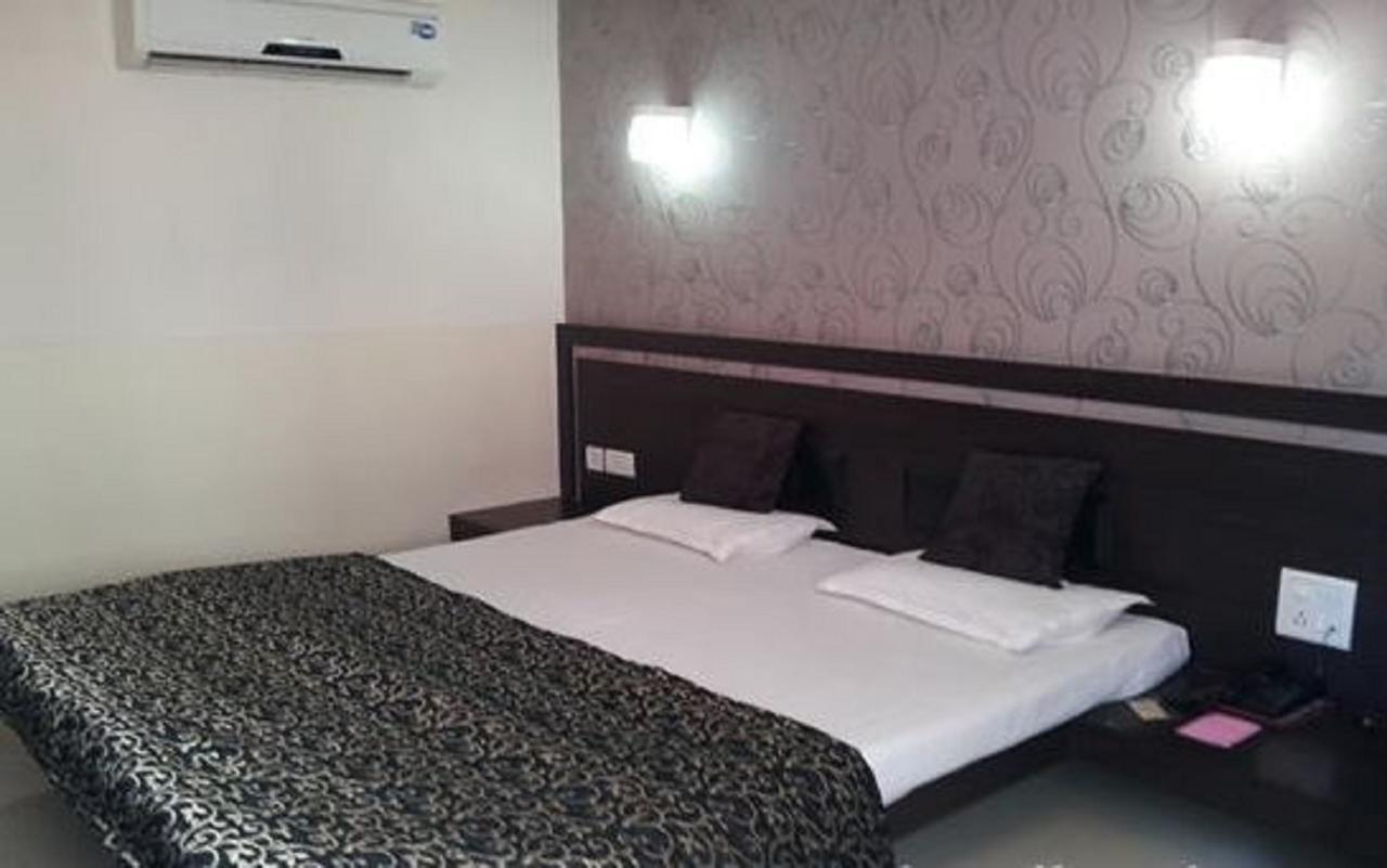 Hotel Savshanti Towers Βαντοντάρα Εξωτερικό φωτογραφία